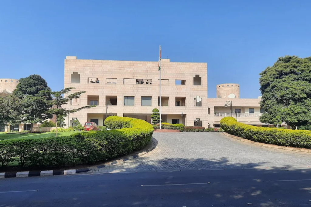 Featured image: Freelance website designer in Hyderabad near Indian School of Business, Gachibowli: what buyers ask first | Moosi Web