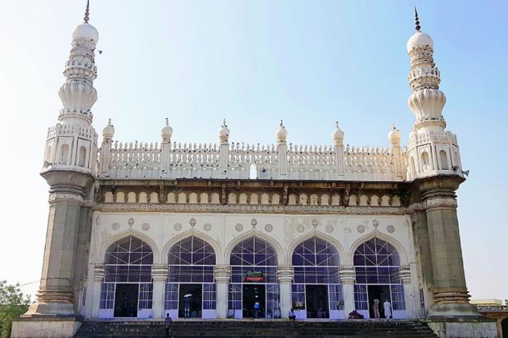 Featured image: Affordable ecommerce web development in Hyderabad near Suchitra Masjid: what buyers ask first | Moosi Web